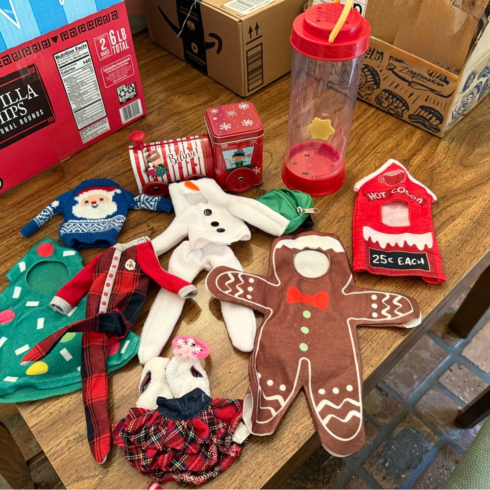 Elf on the shelf clothes and accessories